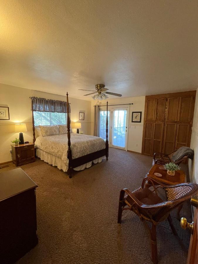 Berkshire Inn Groveland Exterior photo